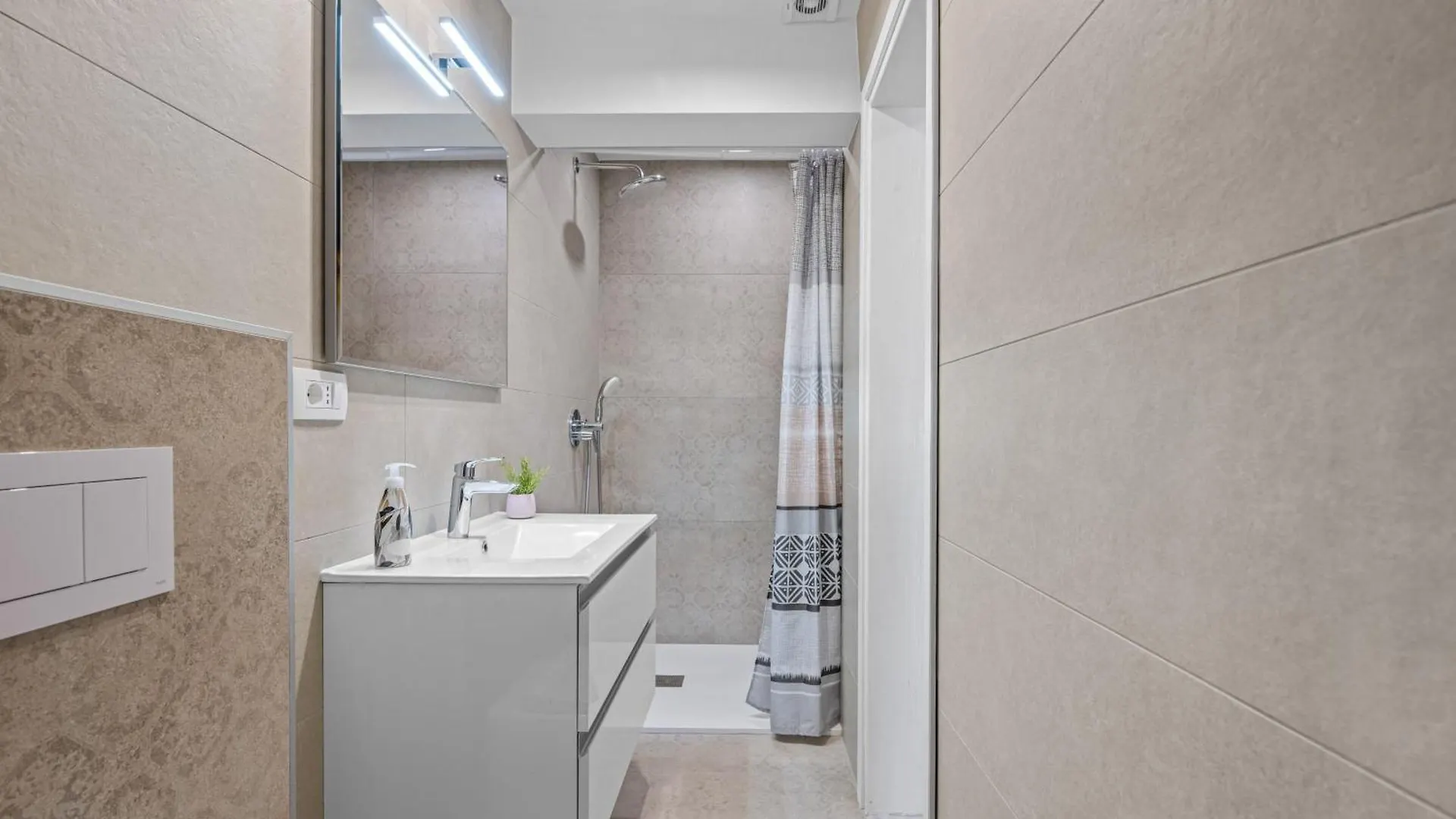 Attraktive Wohnung Mit Privatem Pool Labin  0*, Labin (Istria)